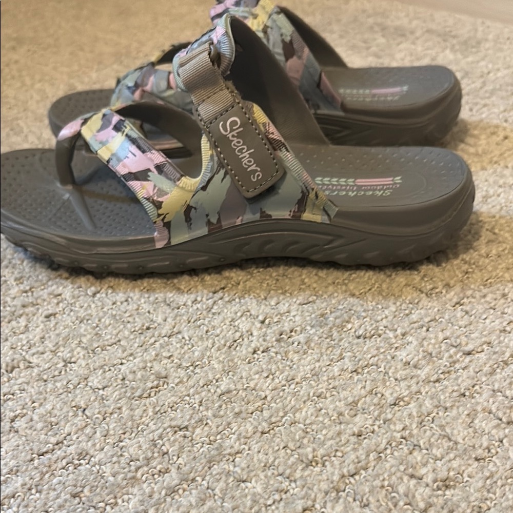 Skechers Size 8 Multicolor Outdoor thong Sandals - Picture 6 of 7
